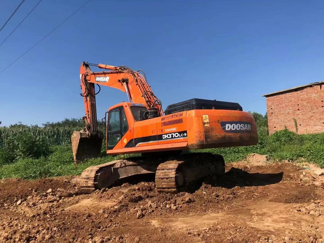 37 طن حفرة مستعملة جاهزة للعمل وذات خبرة مستعملة كوريا مستوردة دوسان DH370LC-9 في حالة جيدة