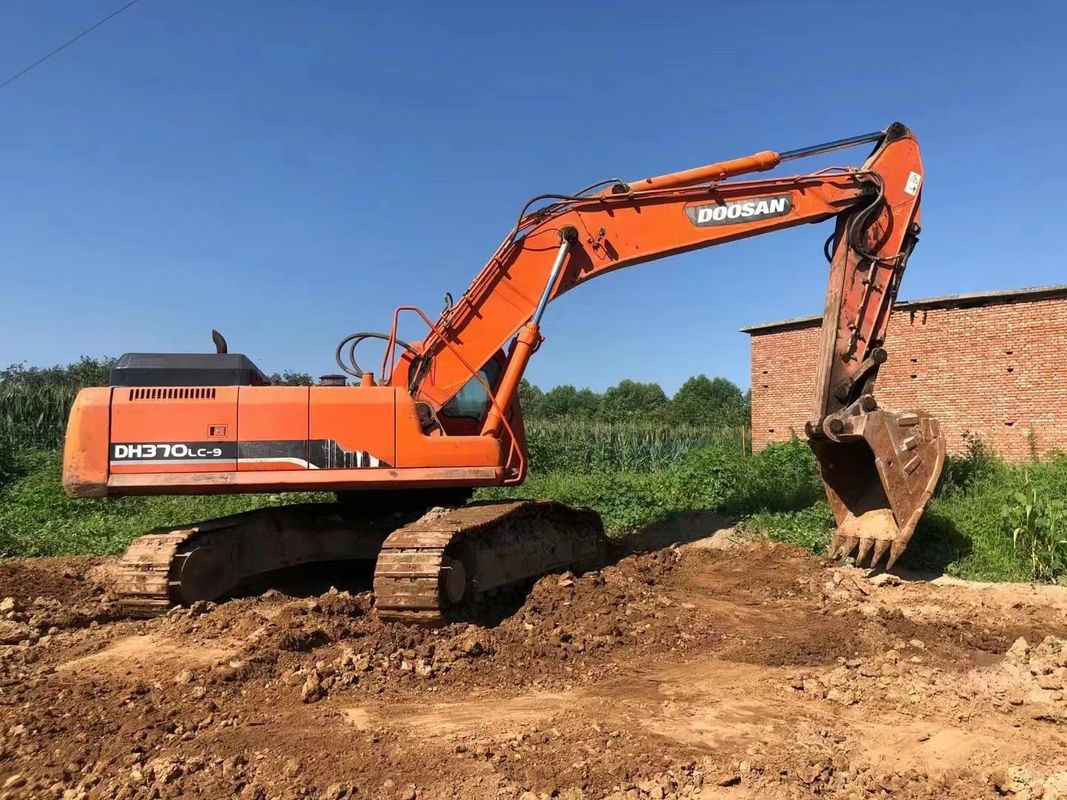37 طن حفرة مستعملة جاهزة للعمل وذات خبرة مستعملة كوريا مستوردة دوسان DH370LC-9 في حالة جيدة