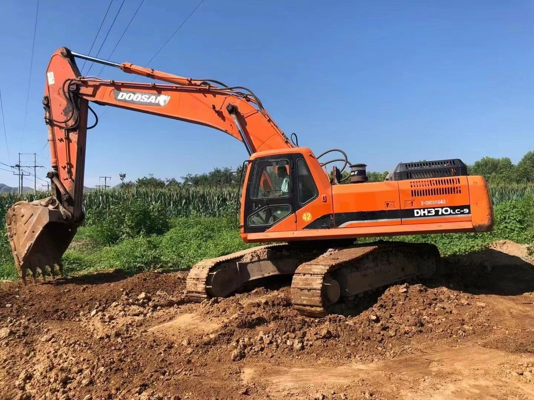 37 طن حفرة مستعملة جاهزة للعمل وذات خبرة مستعملة كوريا مستوردة دوسان DH370LC-9 في حالة جيدة