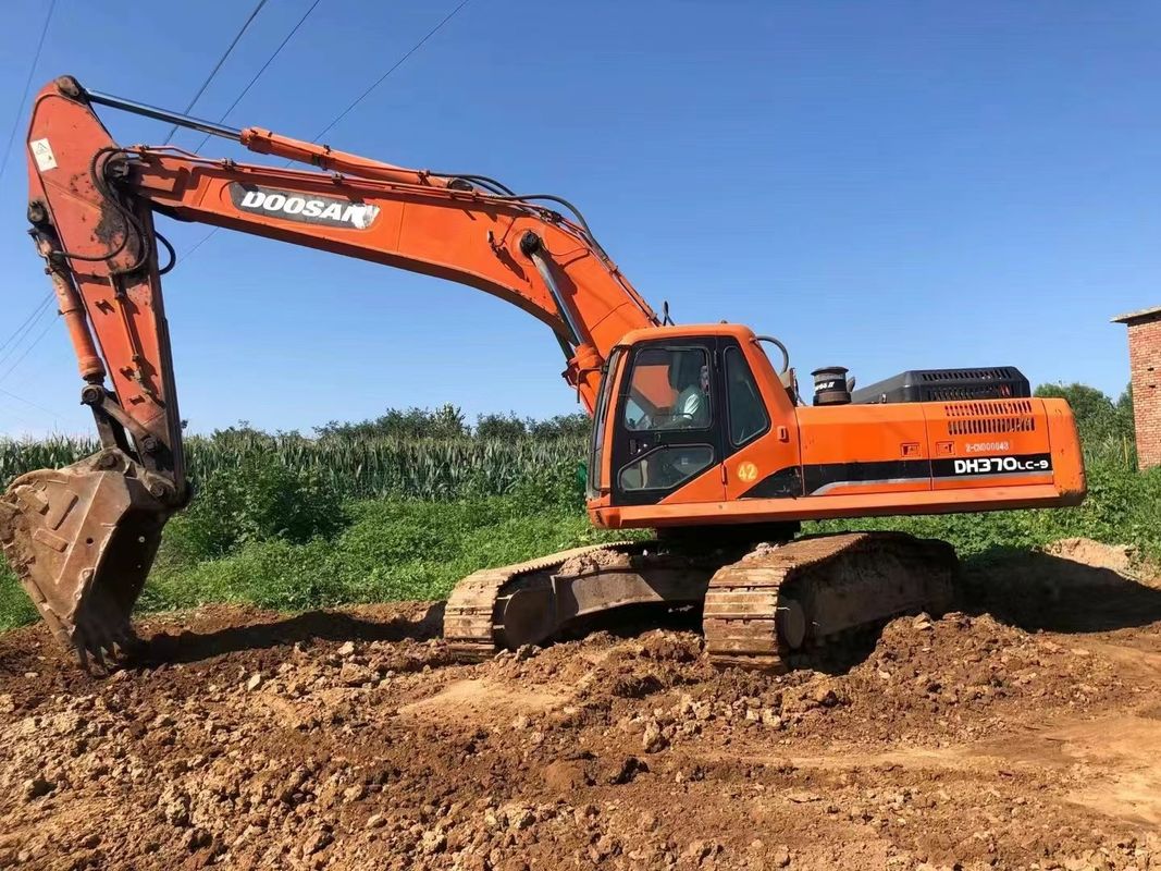 37 طن حفرة مستعملة جاهزة للعمل وذات خبرة مستعملة كوريا مستوردة دوسان DH370LC-9 في حالة جيدة