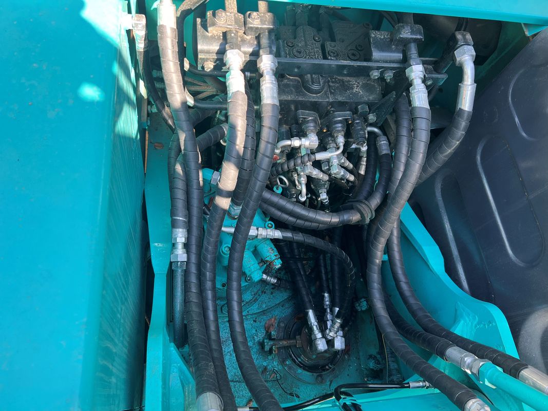 حفرة مستعملة Kobelco Sk140lc 8 كراول حفرة رافعة الوزن 13.3t
