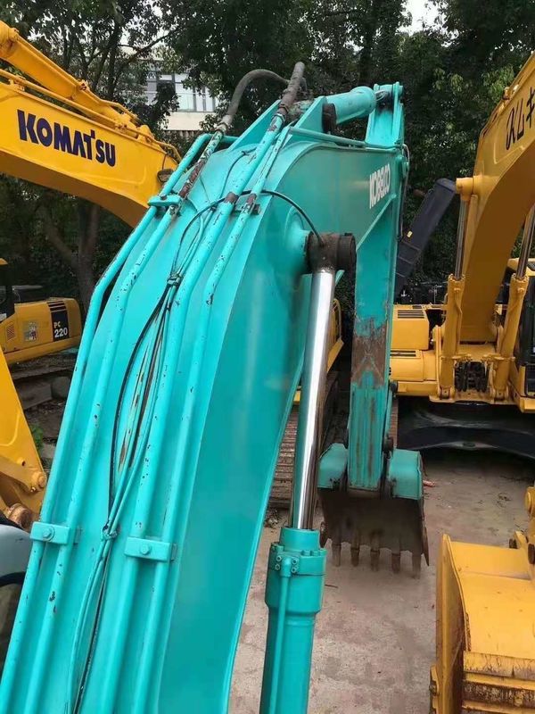 محفرة كوبيلكو SK200 المستخدمة للبيع