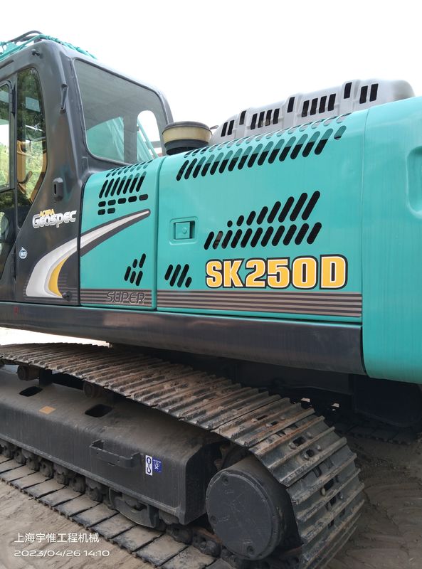 170 KN تمزق Kobelco Sk250d حفرة الوزن 24.7t طاقة المحرك 131kW