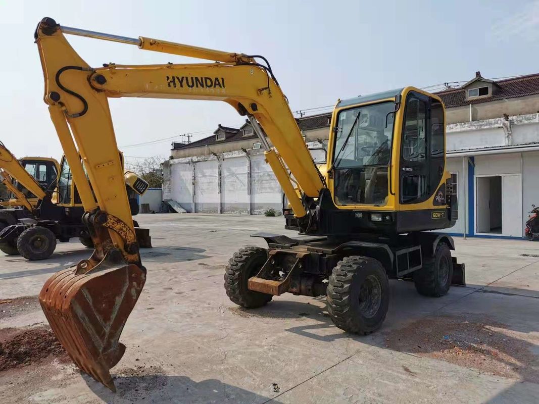 6 طن جاهزة للعمل كوريا مستوردة هيونداي R60-7 حفرة عجلات مستعملة