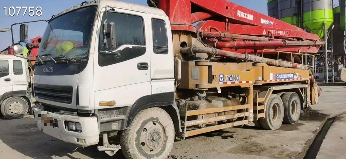 6×4 أو 8×4 محرك جاهز للعمل XCMG. HB37A 37 متر شاحنة مضخة الخرسانة لتسليم الخرسانة وصبها