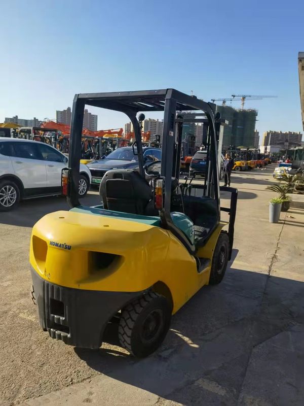 اليابان الشاحنة الكهربائية المدمجة المستخدمة كوماتسو 2.5 طن الشاحنة طاقة المحرك