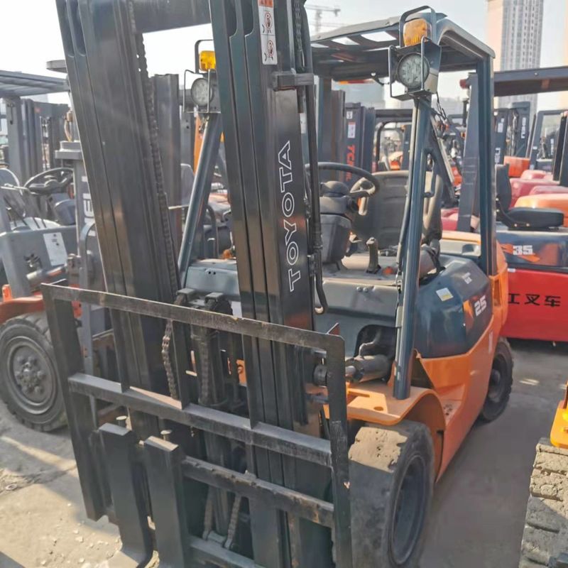 اليابان الشاحنة الكهربائية المدمجة TOYOTA 2.5 طن الشاحنة طاقة المحرك