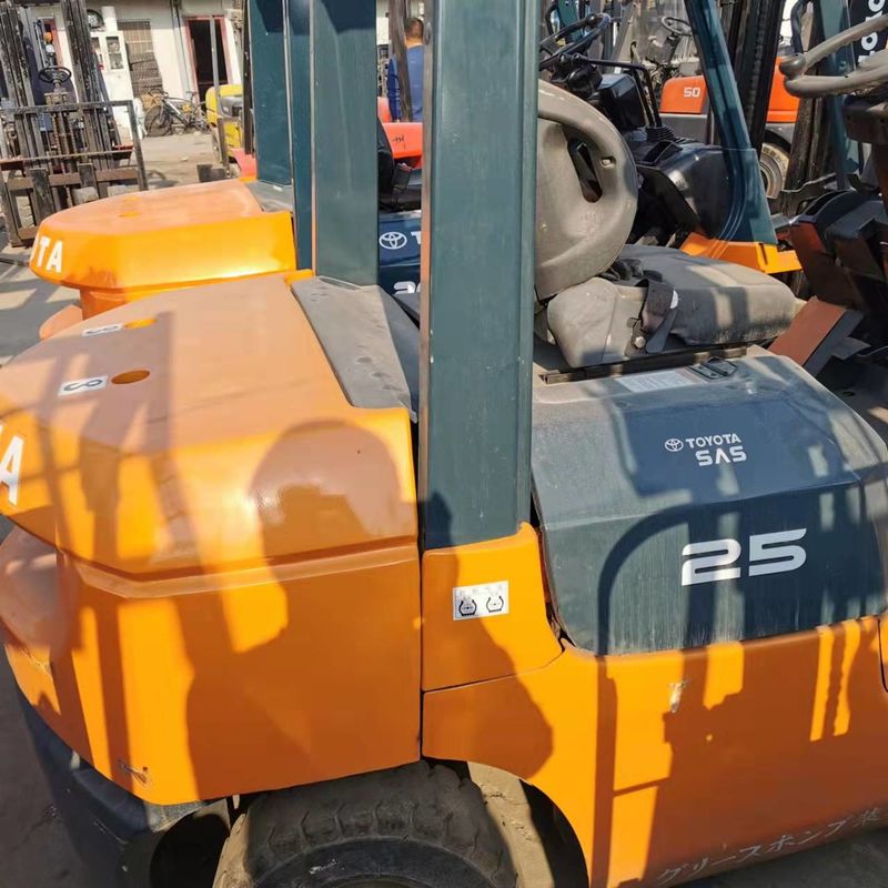 اليابان الشاحنة الكهربائية المدمجة TOYOTA 2.5 طن الشاحنة طاقة المحرك