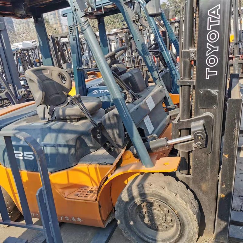 اليابان الشاحنة الكهربائية المدمجة TOYOTA 2.5 طن الشاحنة طاقة المحرك
