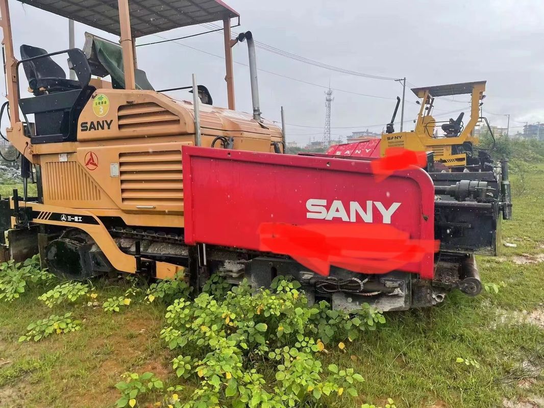 نصف مقطورة ذات محورين منخفضة SANY DTU95C شائعة لنقل حمولات ثقيلة أو كبيرة الحجم