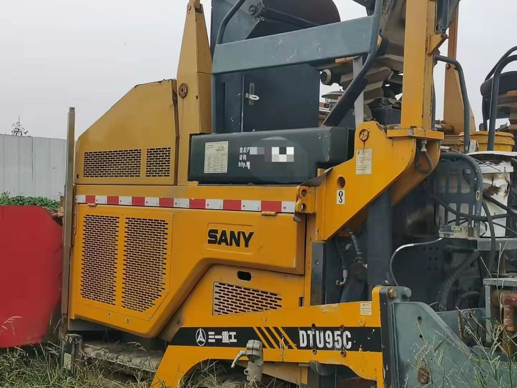 نصف مقطورة ذات محورين منخفضة SANY DTU95C شائعة لنقل حمولات ثقيلة أو كبيرة الحجم
