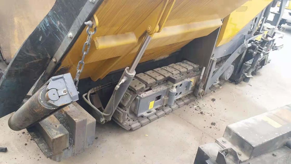 صانع طوابق الأسفلت من نوع الزحام الصغير XCMG RP355 الأصلي لمشاريع الهندسة الصغيرة