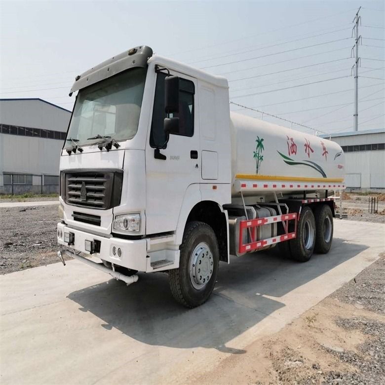 شاحنة الصينية HOWO 6x4 شاحنة المياه 12-16m مساحة الرش 25000kg وزن المركبة الإجمالي