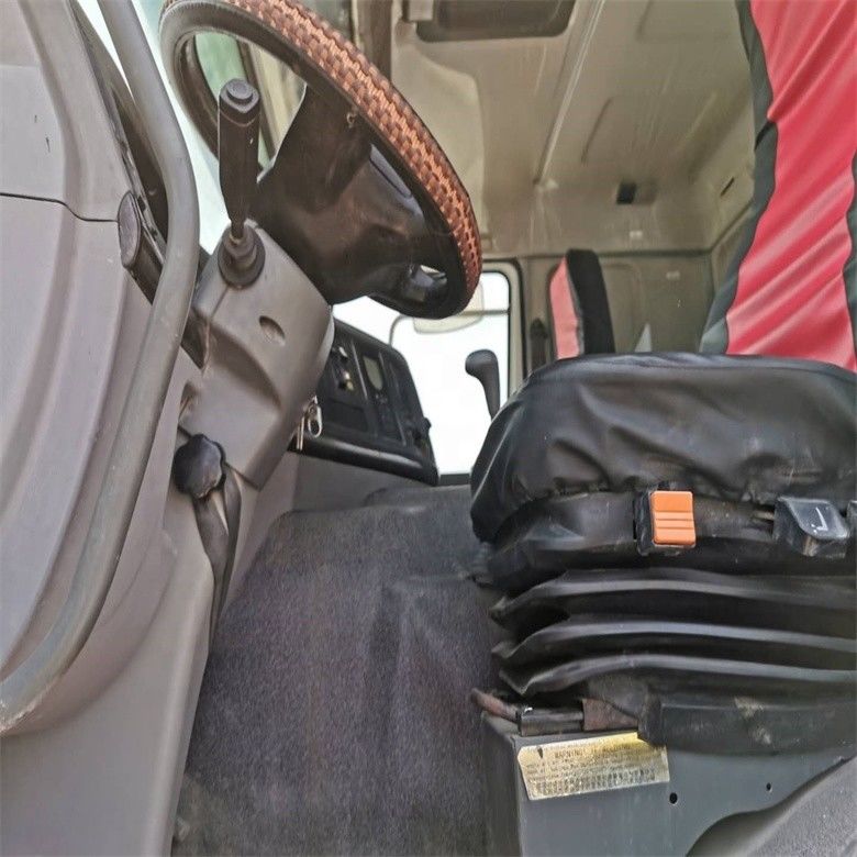 شاحنة الصينية HOWO 6x4 شاحنة المياه 12-16m مساحة الرش 25000kg وزن المركبة الإجمالي