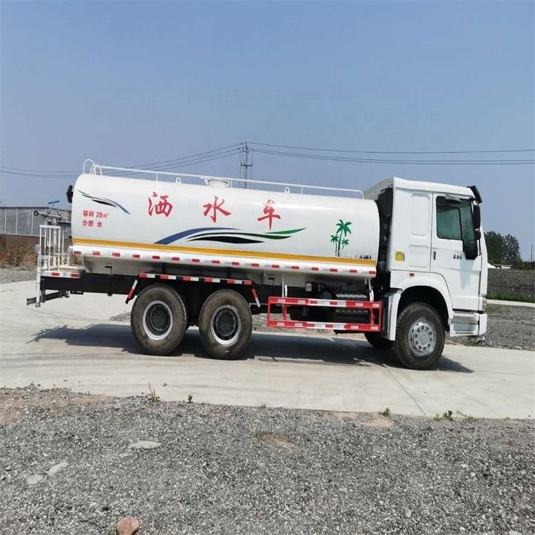 شاحنة الصينية HOWO 6x4 شاحنة المياه 12-16m مساحة الرش 25000kg وزن المركبة الإجمالي