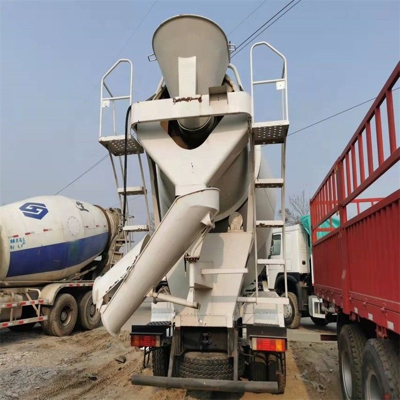 شاكمان F3000 ثاني اليد شاحنة خلاط الخرسانة مع 20r / min خليط طبل سرعة