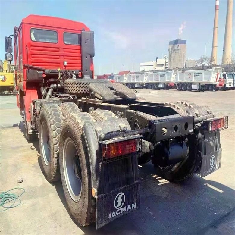 شاكمان / FAW / شاكمان / Beiben / Sinotruck Howo تستخدم LHD و RHD صف واحد 6x4 رأس الجرار