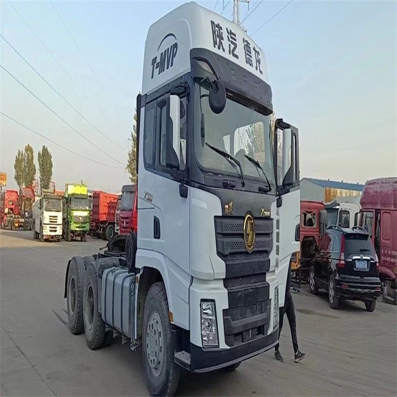 شاكمان 6 × 4 ADE X3000 مع مقعد السائق العادي والتحويل اليدوي