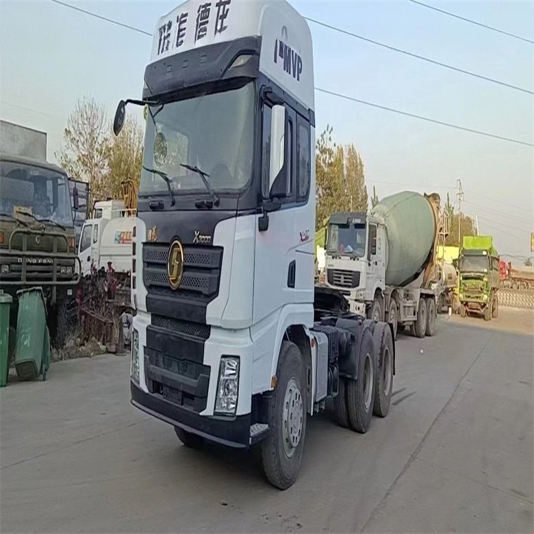 شاكمان 6 × 4 ADE X3000 مع مقعد السائق العادي والتحويل اليدوي