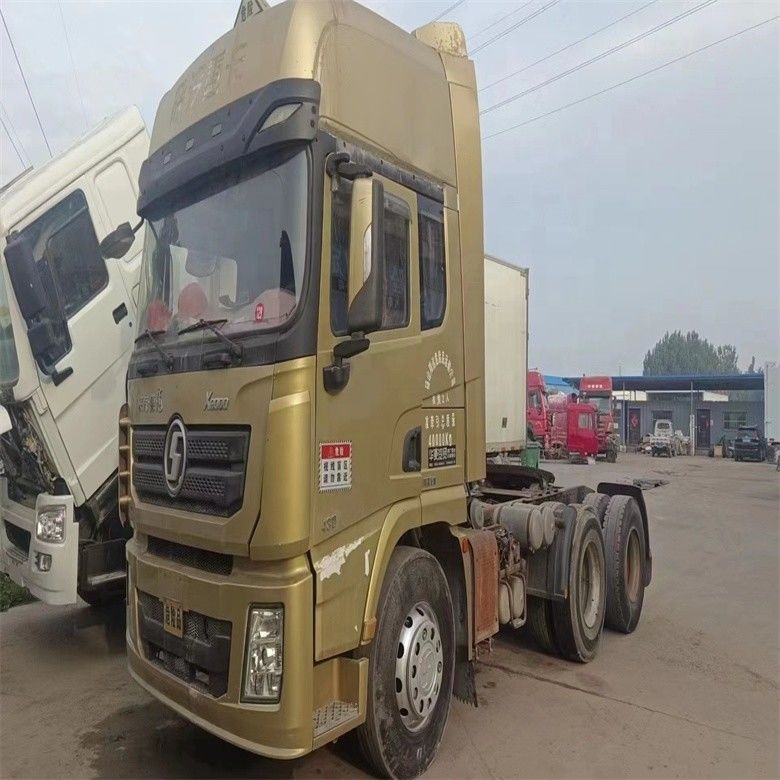 شاكمان 6 × 4 ADE X3000 مع مقعد السائق العادي والتحويل اليدوي
