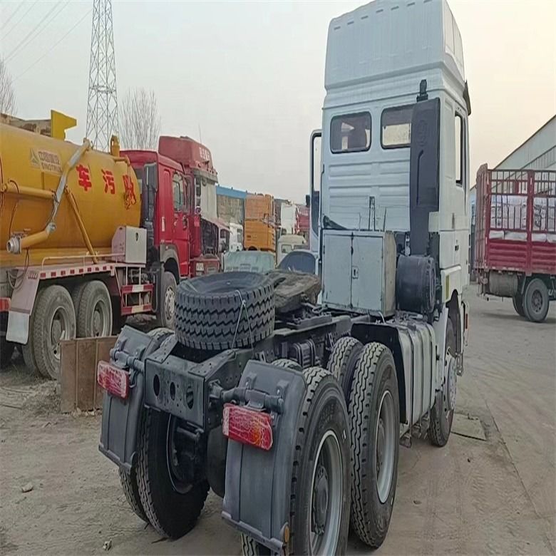 شاكمان 6 × 4 ADE X3000 مع مقعد السائق العادي والتحويل اليدوي
