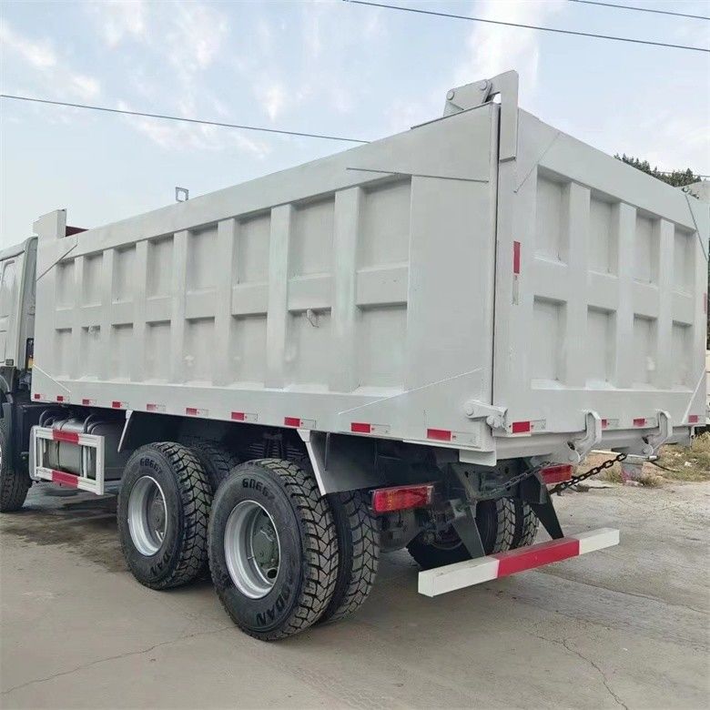 نظام الوسائط المتعددة مجهزة 6x4 Howo شاحنة هدر Sinotruck 371 LHD مع وإتجاه يسار