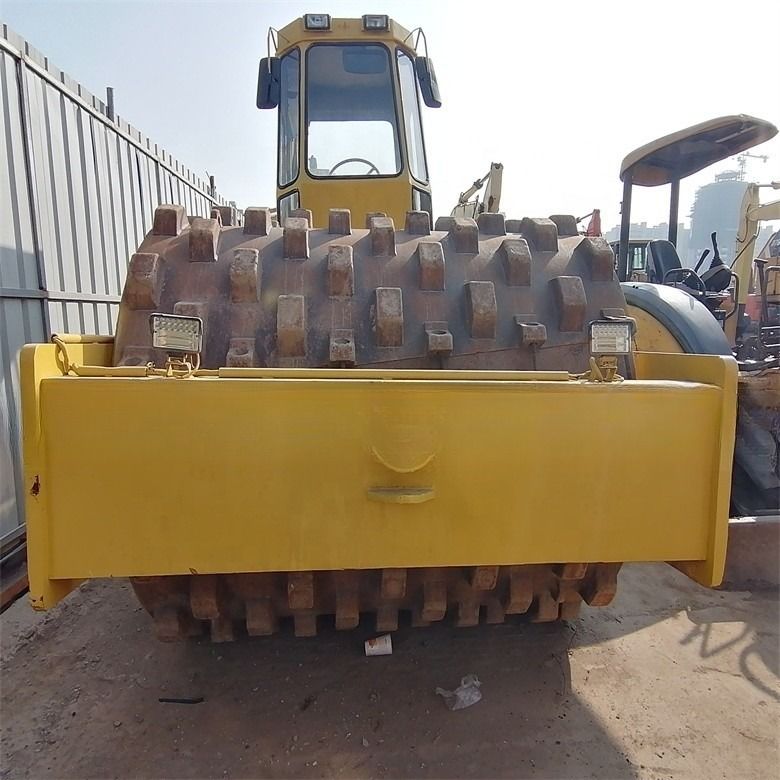 محركات الديزل طوابق الطريق بوماج BW217D-2 مستخدمة طبل واحد أقدام الخراف الهيدروليكية طابور الطريق