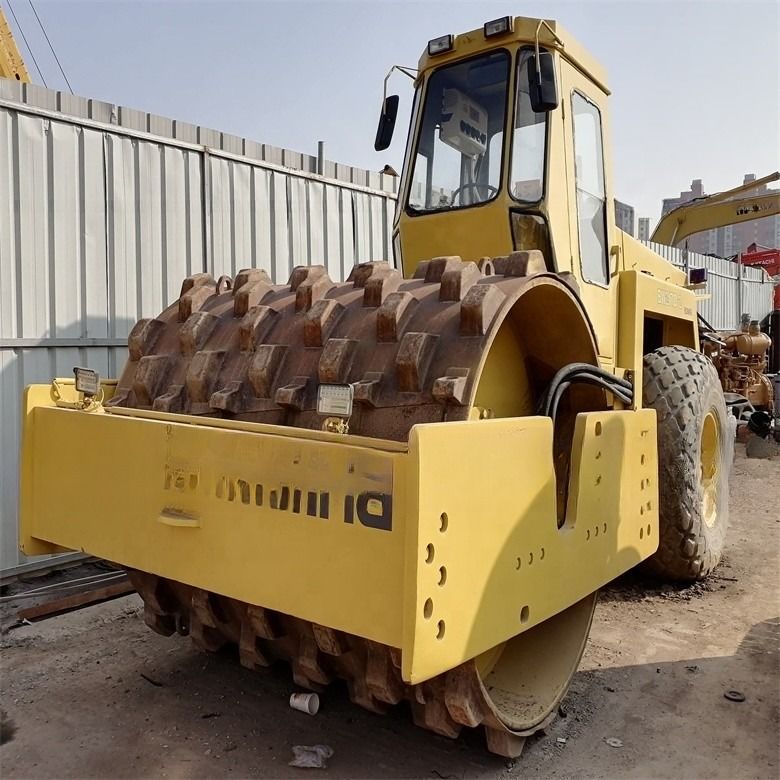 محركات الديزل طوابق الطريق بوماج BW217D-2 مستخدمة طبل واحد أقدام الخراف الهيدروليكية طابور الطريق