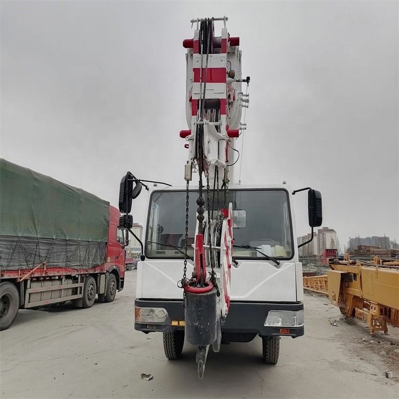 الرافعة المتنقلة ذات العجلات Zoomlion QY25V ذات 20 طن مع 3000-4000 ساعة عمل