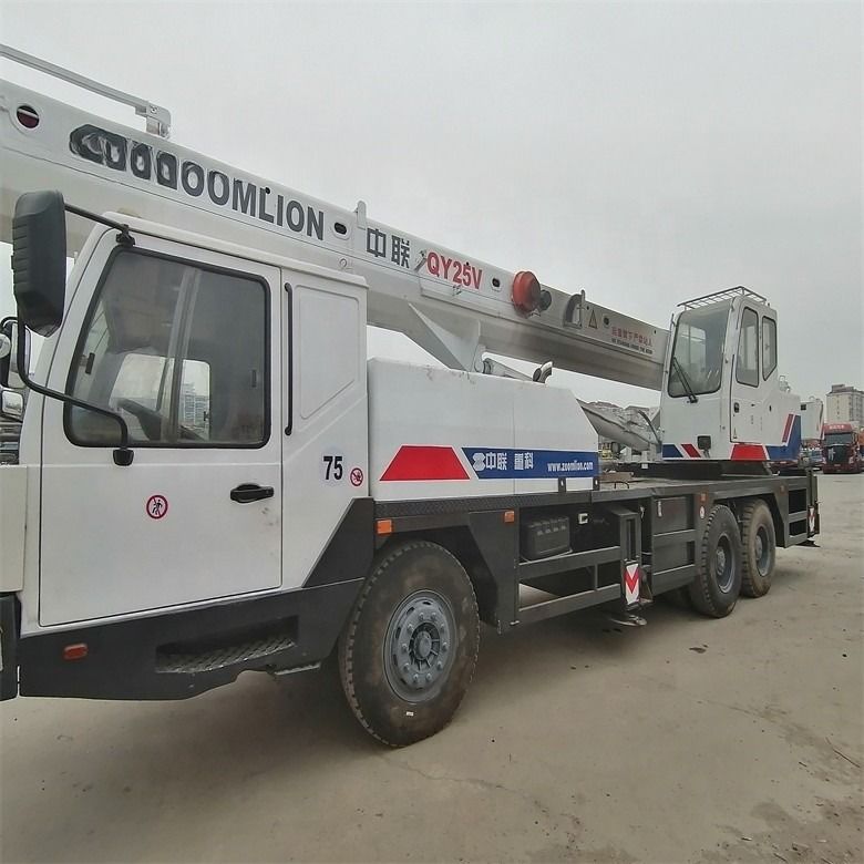 زوملاين QY25V 25 طن رافعة الطريق في حالة ممتازة مع 1900-2000 ساعات عمل