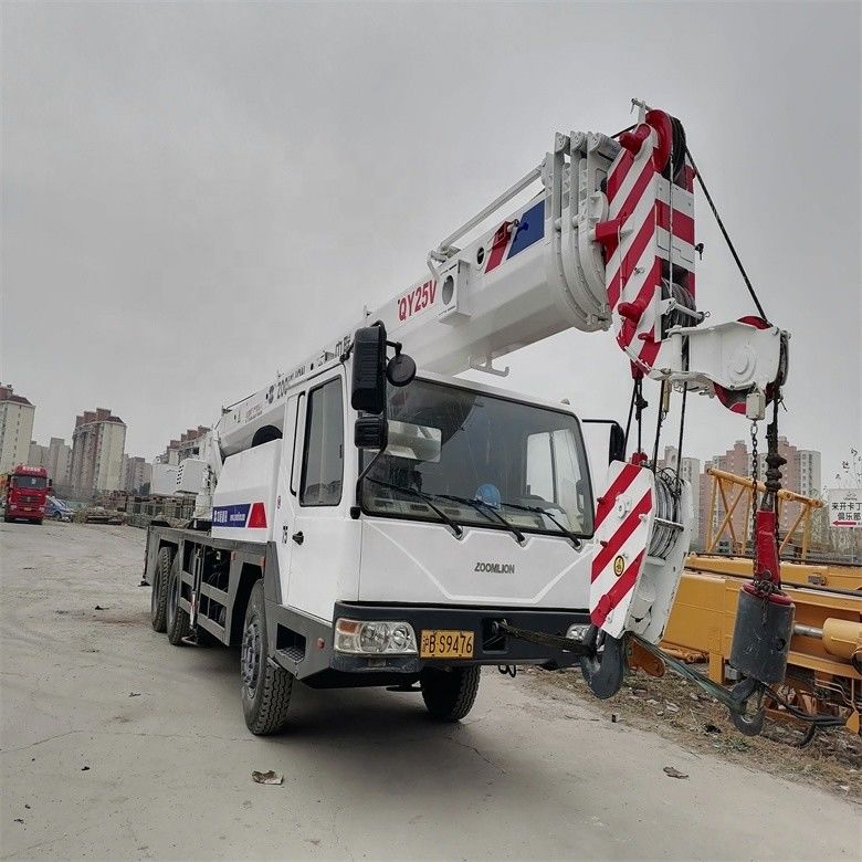زوملاين QY25V 25 طن رافعة الطريق في حالة ممتازة مع 1900-2000 ساعات عمل