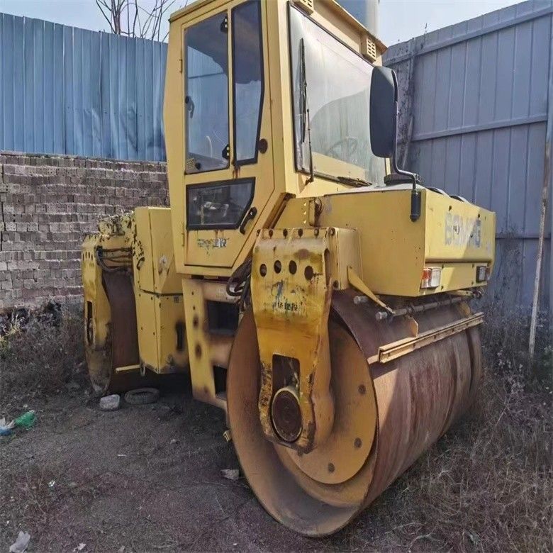 10 طن الوزن التشغيلي المستخدم BOMAG BW 202 AHD-2 عجلة الطريق والأداء مضمون