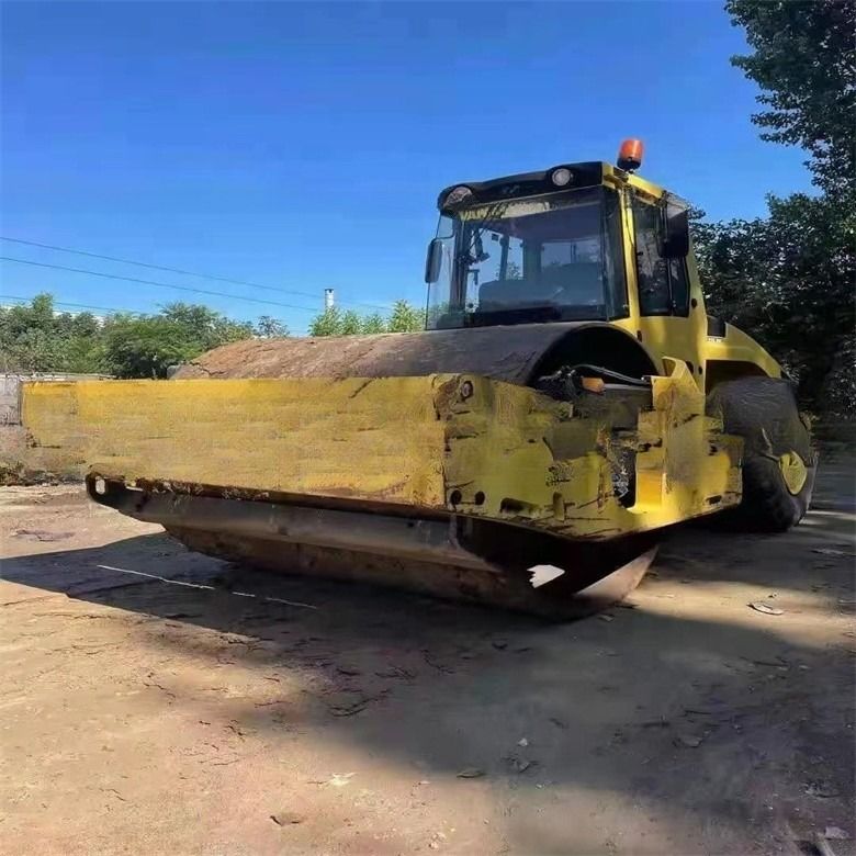 شعبية كبيرة تتمتع بها BW 226DH-4 Compactor Bomag مع 2000-2100 ساعة عمل