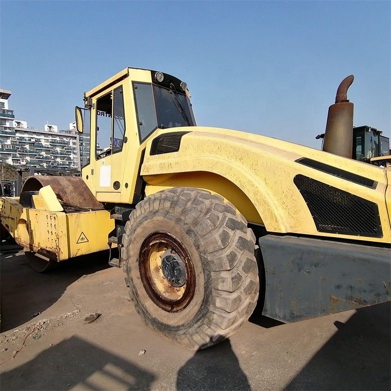 شعبية كبيرة تتمتع بها BW 226DH-4 Compactor Bomag مع 2000-2100 ساعة عمل