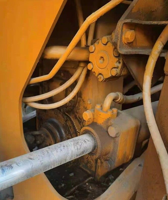 محمولة من نوع Cat 966D اليابانية ذات الطاقة العالية في حالة جيدة للعمل الثقيل
