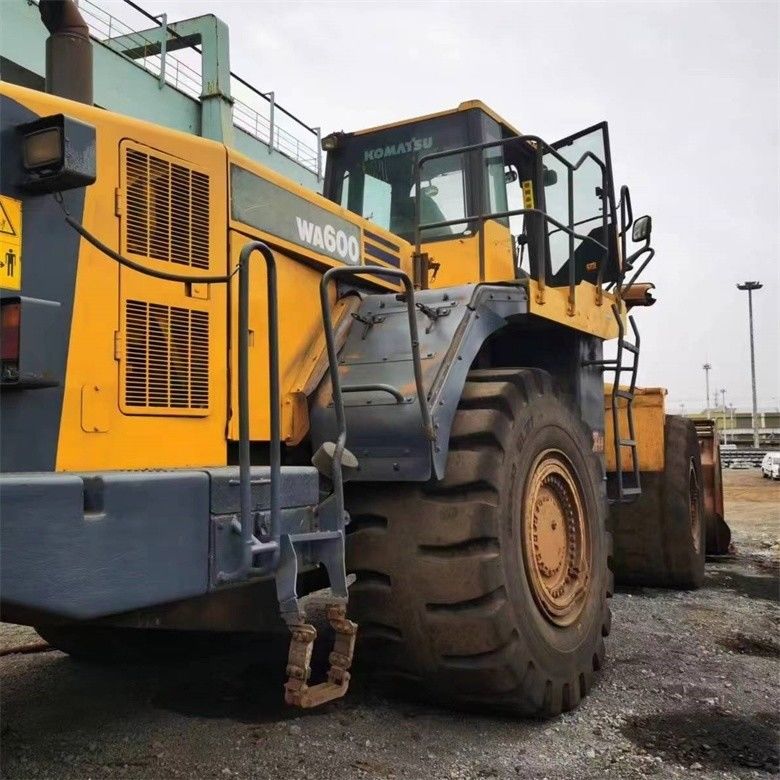 التجزئة WA600-6 محمول عجلات مستعمل كوماتسو WA600-3 محمول يدوية ثانية في حالة جيدة
