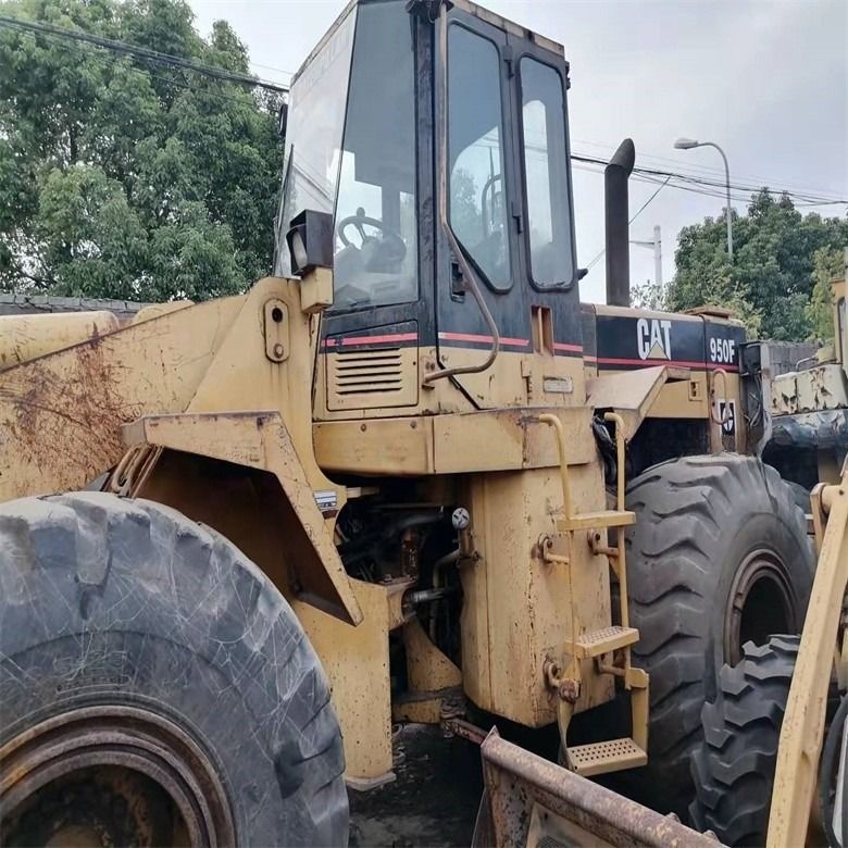 كاتربيلر 950 إف 17 طن محمول عجلات مع 6.6L التشغيل و 3200-3300 ساعات عمل