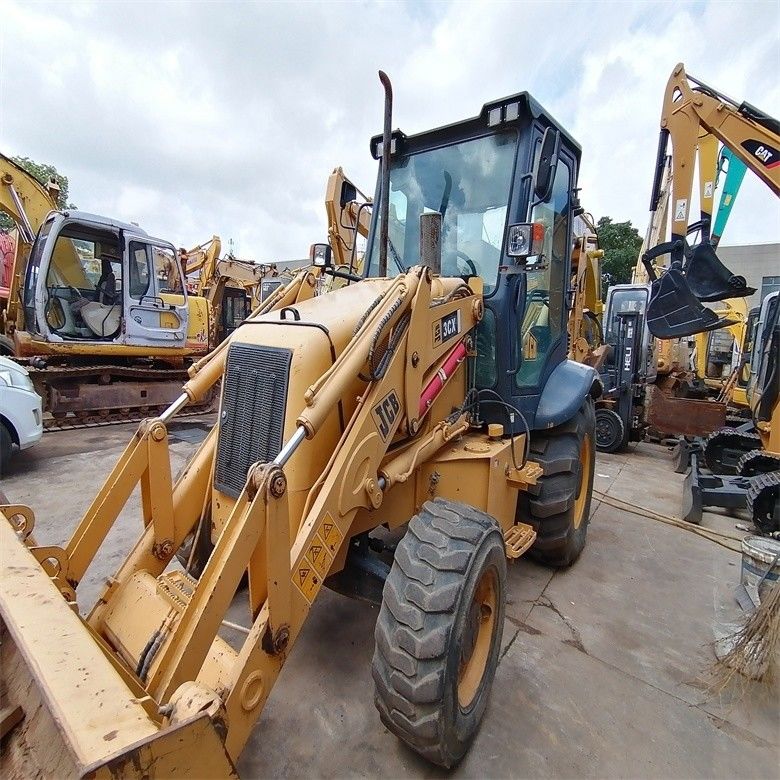 مضخة هيدروليكية أصلية مستعملة JCB 3CX محمول الحفر الخلفي 6.07 طن الحمولة الاسمية في حالة جيدة