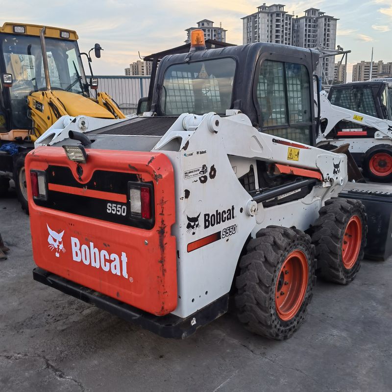 شاحنة العجلات المتحركة BOCAT S550 شاحنة مستعملة لأعمال البناء