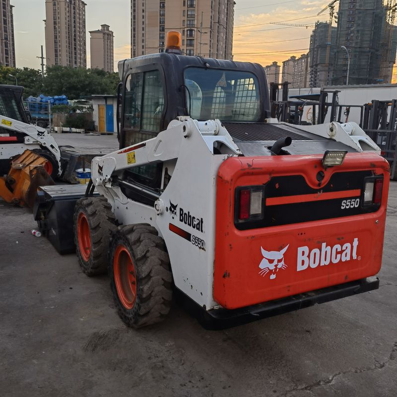 شاحنة العجلات المتحركة BOCAT S550 شاحنة مستعملة لأعمال البناء