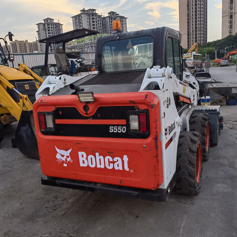 شاحنة العجلات المتحركة BOCAT S550 شاحنة مستعملة لأعمال البناء