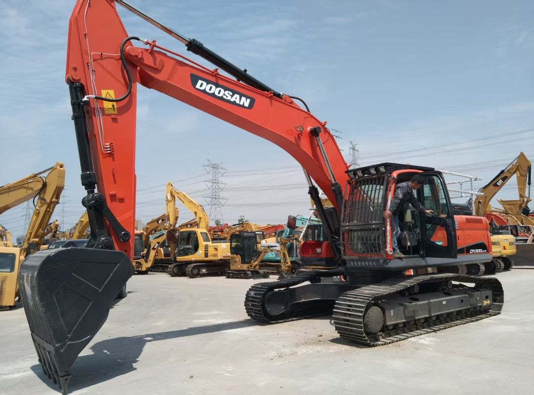 الحفرة المستخدمة DOOSAN الزحفية DX300LC-9C ارتفاع النقل 3.475M أداء عالي