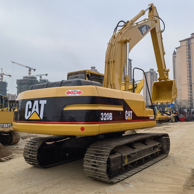 حفرة هيدروليكية ذات جودة عالية Caterpillar 320B مستعملة للبيع.
