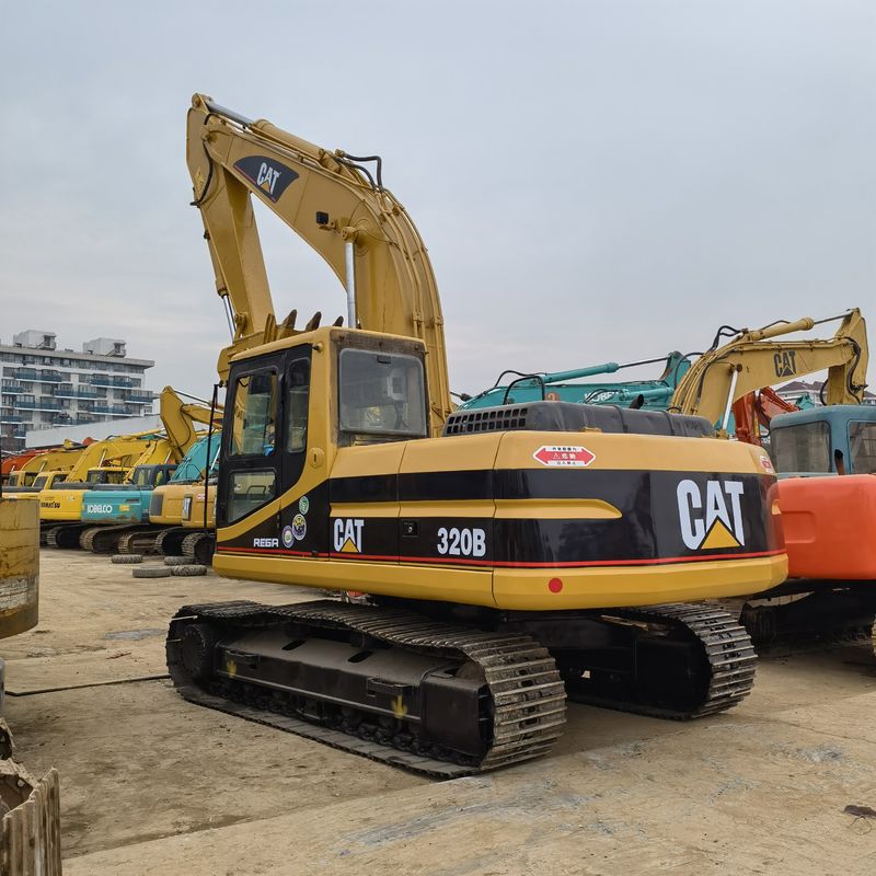 حفرة هيدروليكية ذات جودة عالية Caterpillar 320B مستعملة للبيع.