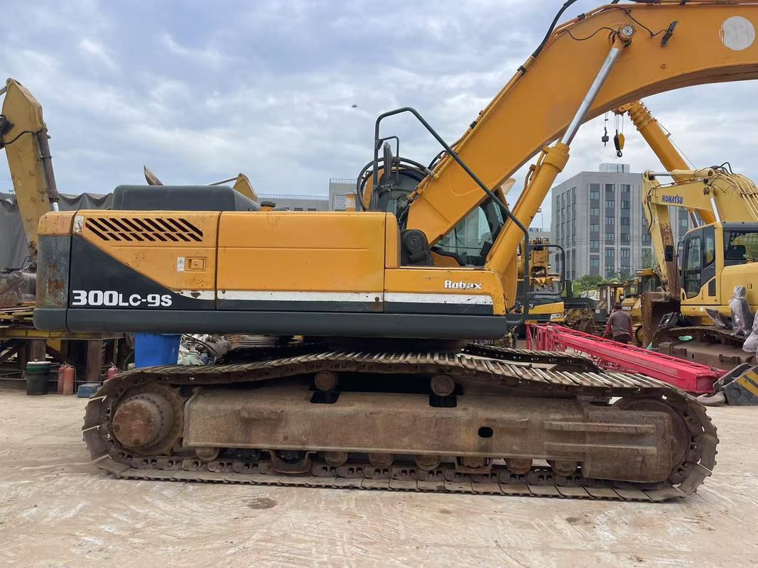 حفارة هيونداي مستعملة 300LC-9S زاحفة حفارة هيونداي مستعملة موثوقة 30 طن